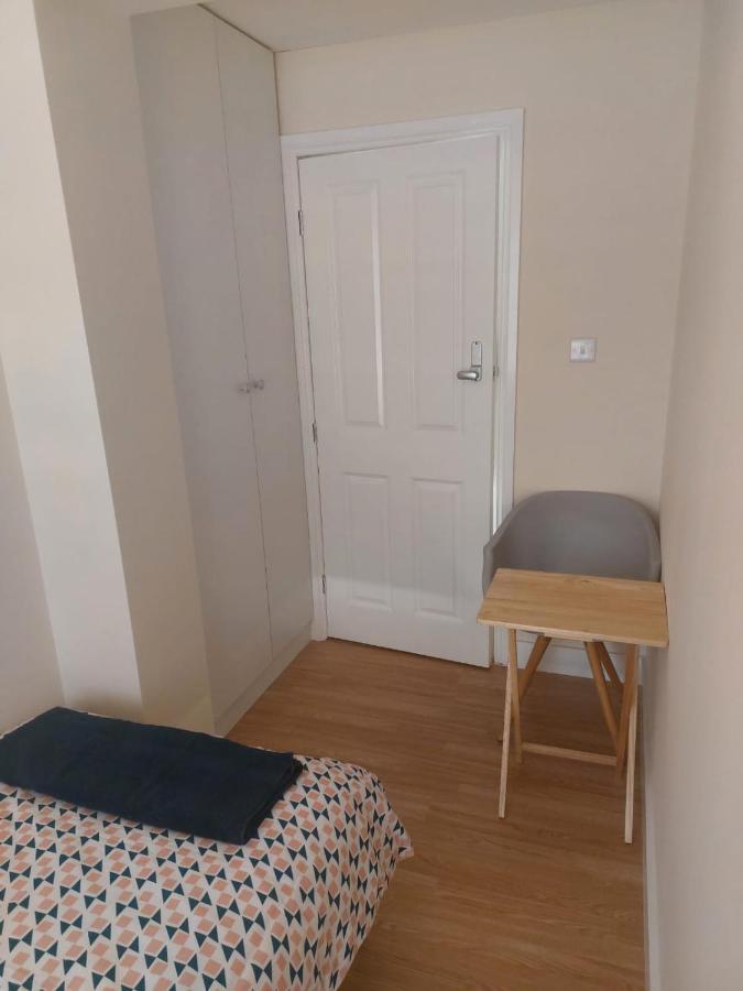 Single Room Only For One Adult Southall Zewnętrze zdjęcie